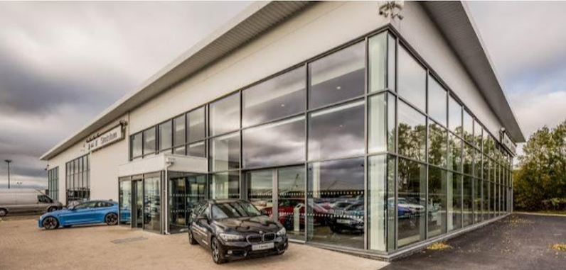 BMW Online Service Booking | Book Now | Lloyd BMW